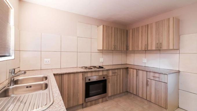 2 Bedroom Duplex for Sale For Sale in Kloofendal - MR695556