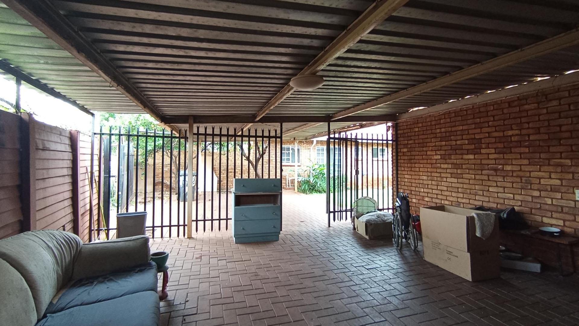 Braai Area of property in Hesteapark