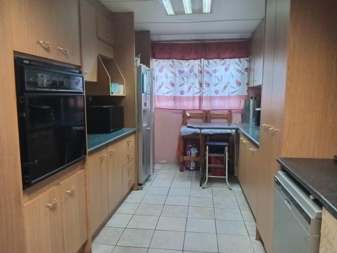 3 Bedroom House for Sale For Sale in Pelikan Park - MR695564