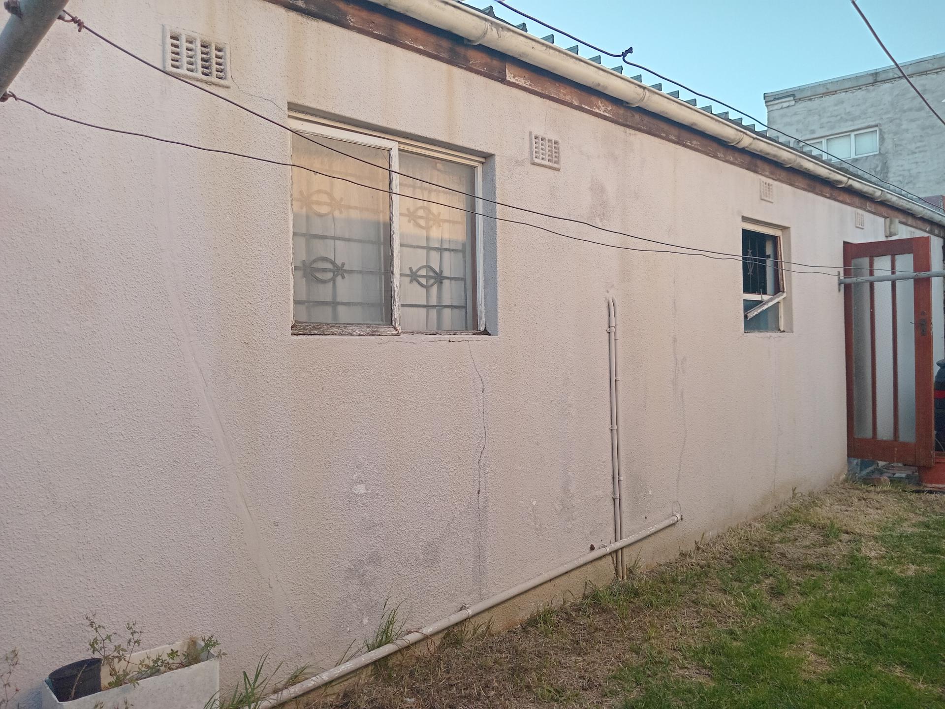  of property in Pelikan Park