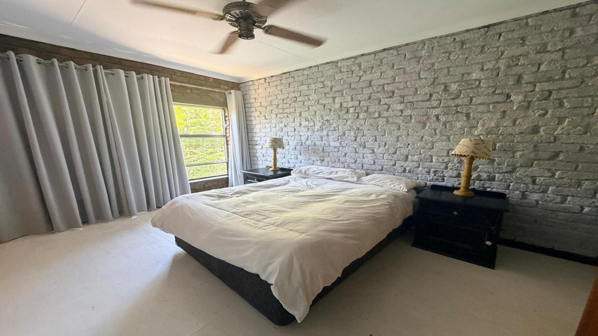 Bed Room 2 of property in Kimberley