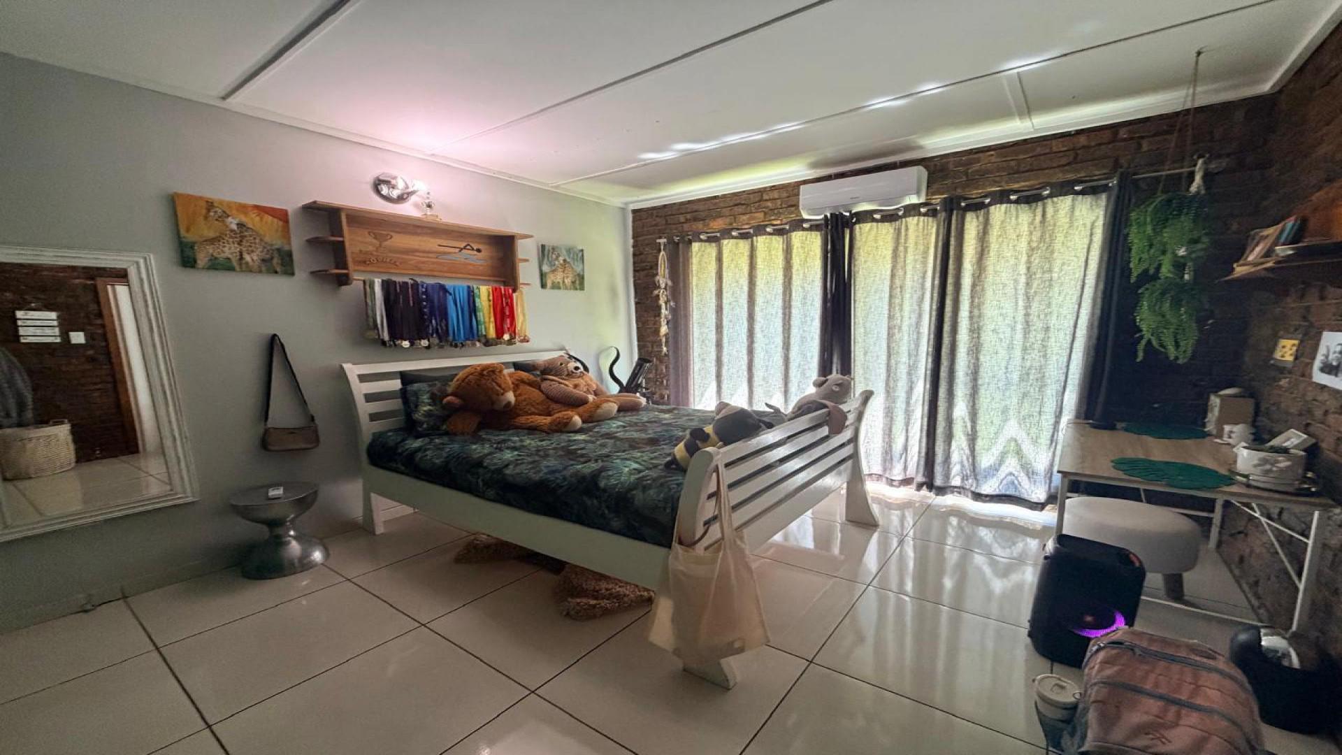 Bed Room 4 of property in Kimberley