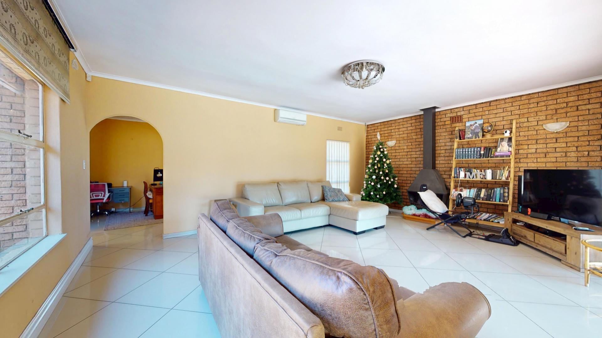 Lounges of property in Sunward park
