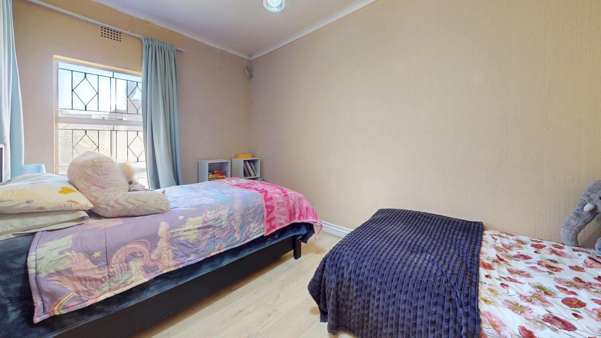 Bed Room 3 of property in Sunward park