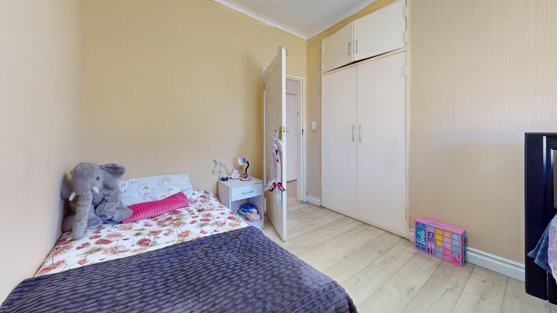 Bed Room 3 of property in Sunward park