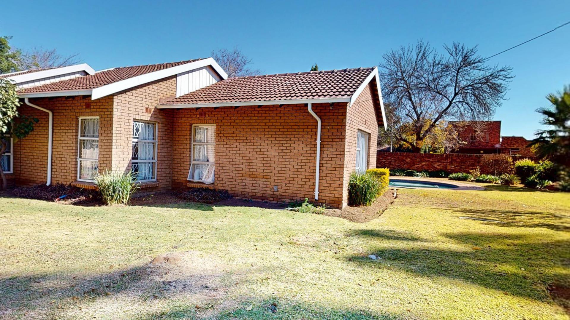 Backyard of property in Sunward park