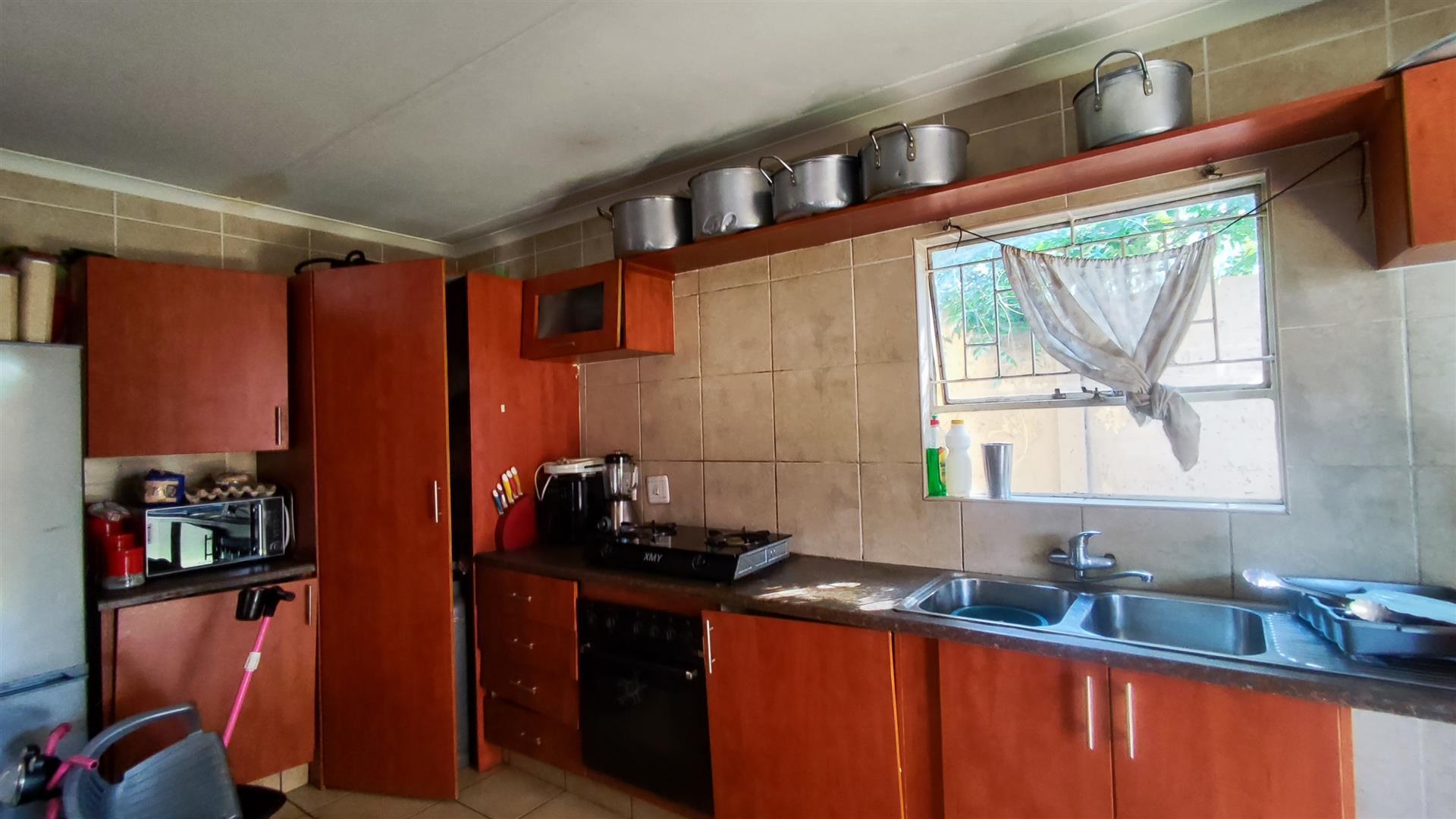 Kitchen - 12 square meters of property in Vanderbijlpark