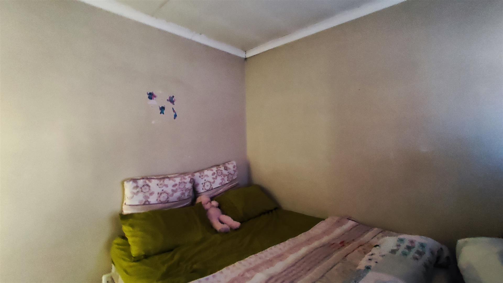 Bed Room 2 - 12 square meters of property in Vanderbijlpark