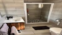 Bathroom 2 of property in Summerset