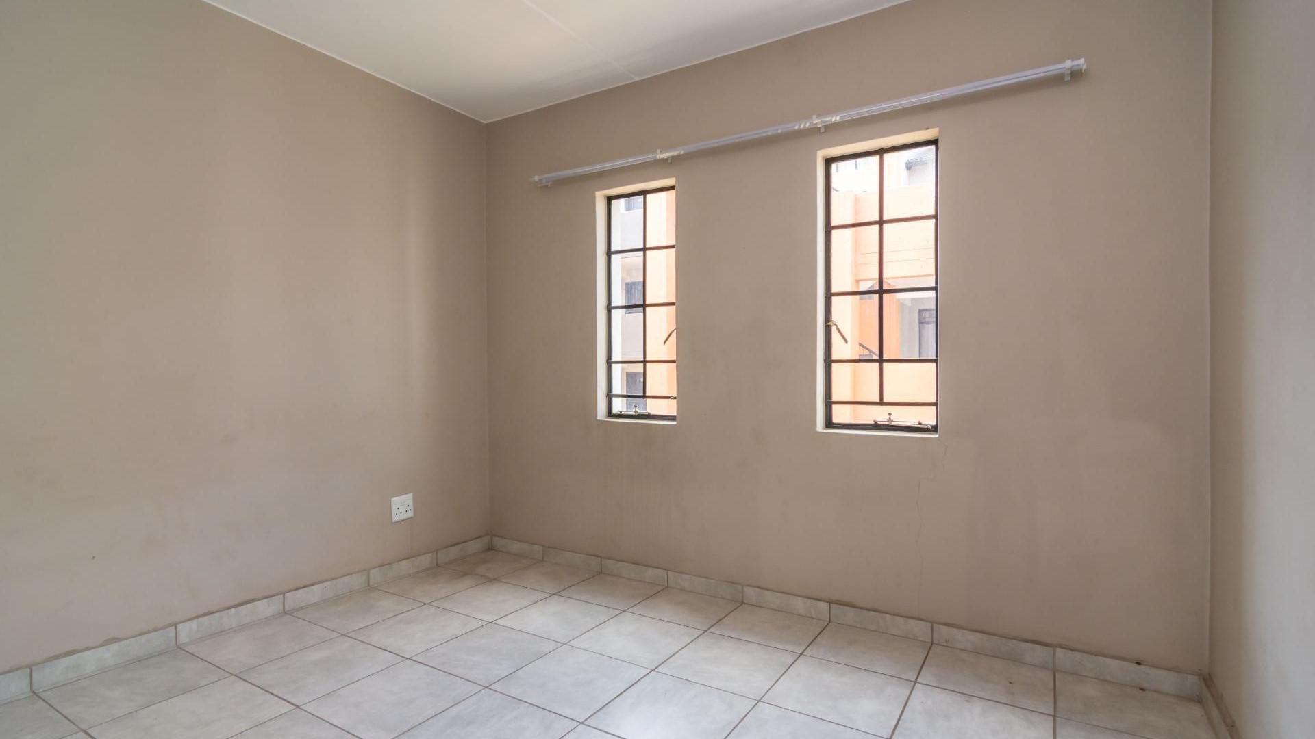 Bed Room 2 - 9 square meters of property in Fleurhof