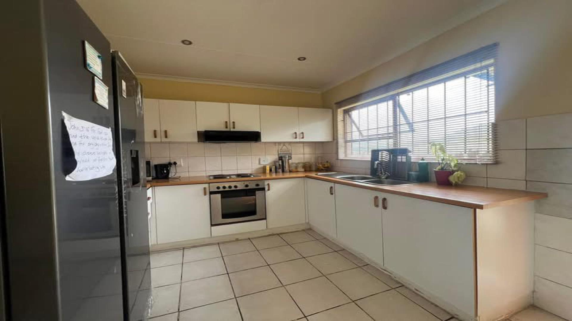 Kitchen of property in Cleland