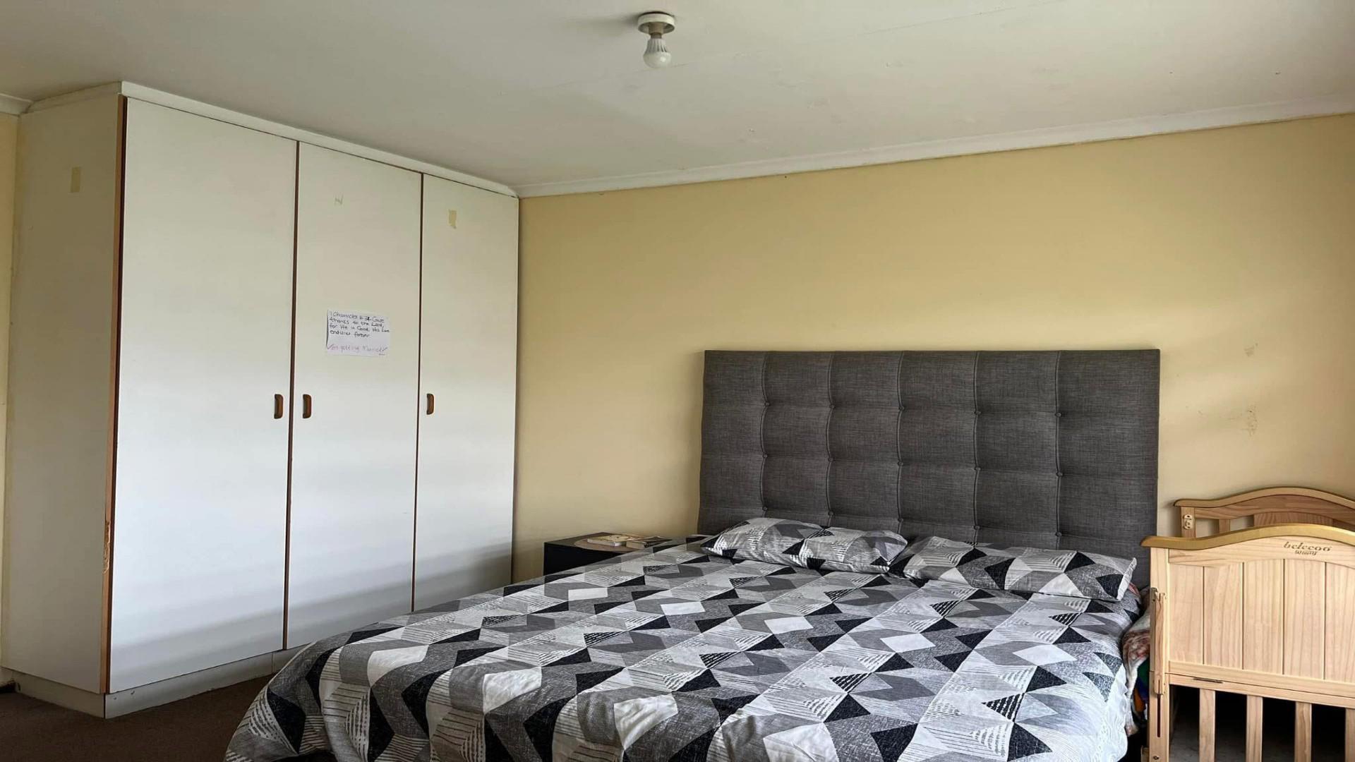 Bed Room 1 of property in Cleland