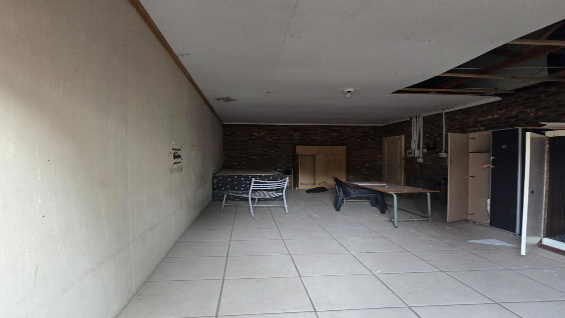 Lounges of property in Mafikeng