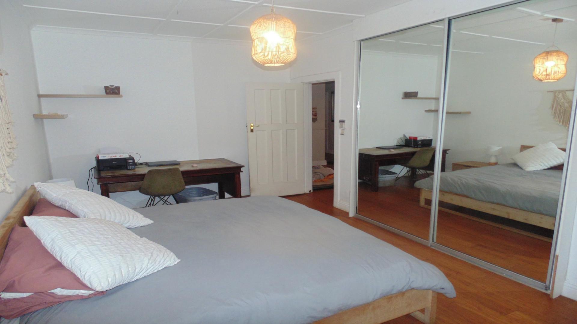 Main Bedroom - 22 square meters of property in Westdene (JHB)