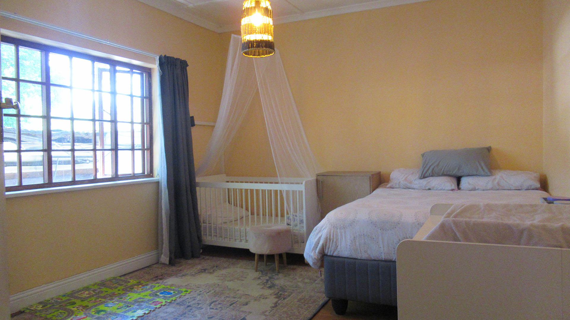 Bed Room 1 - 19 square meters of property in Westdene (JHB)