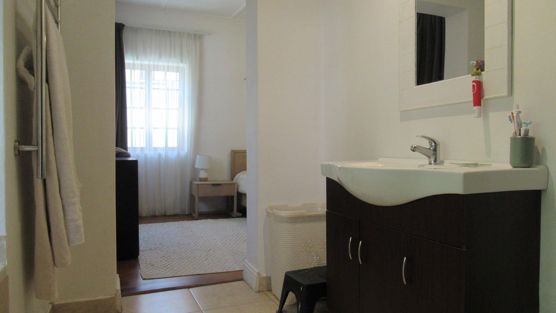 Main Bathroom - 10 square meters of property in Westdene (JHB)