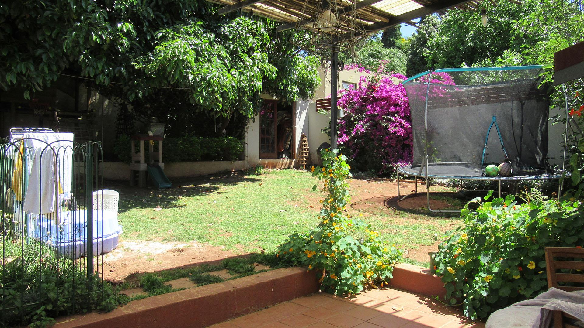 Patio - 20 square meters of property in Westdene (JHB)