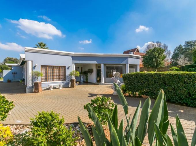 4 Bedroom House for Sale For Sale in Doringkloof - MR695637