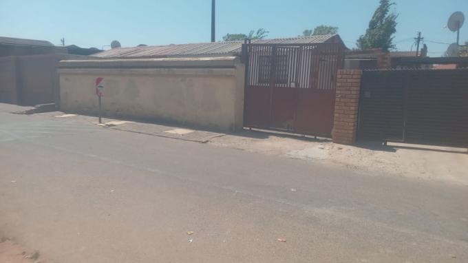 2 Bedroom House for Sale For Sale in Meadowlands - MR695653