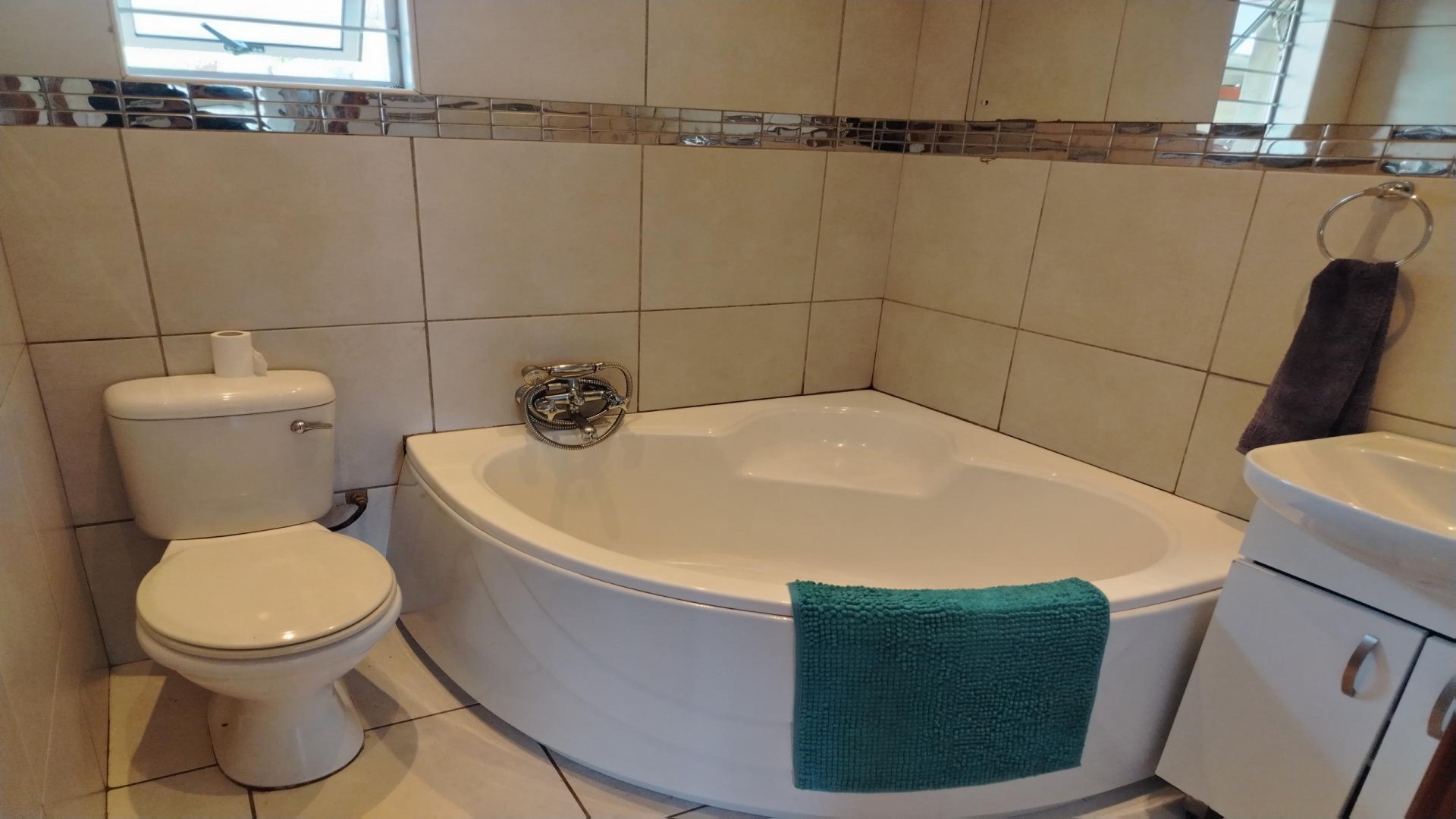 Bathroom 1 of property in Bluff
