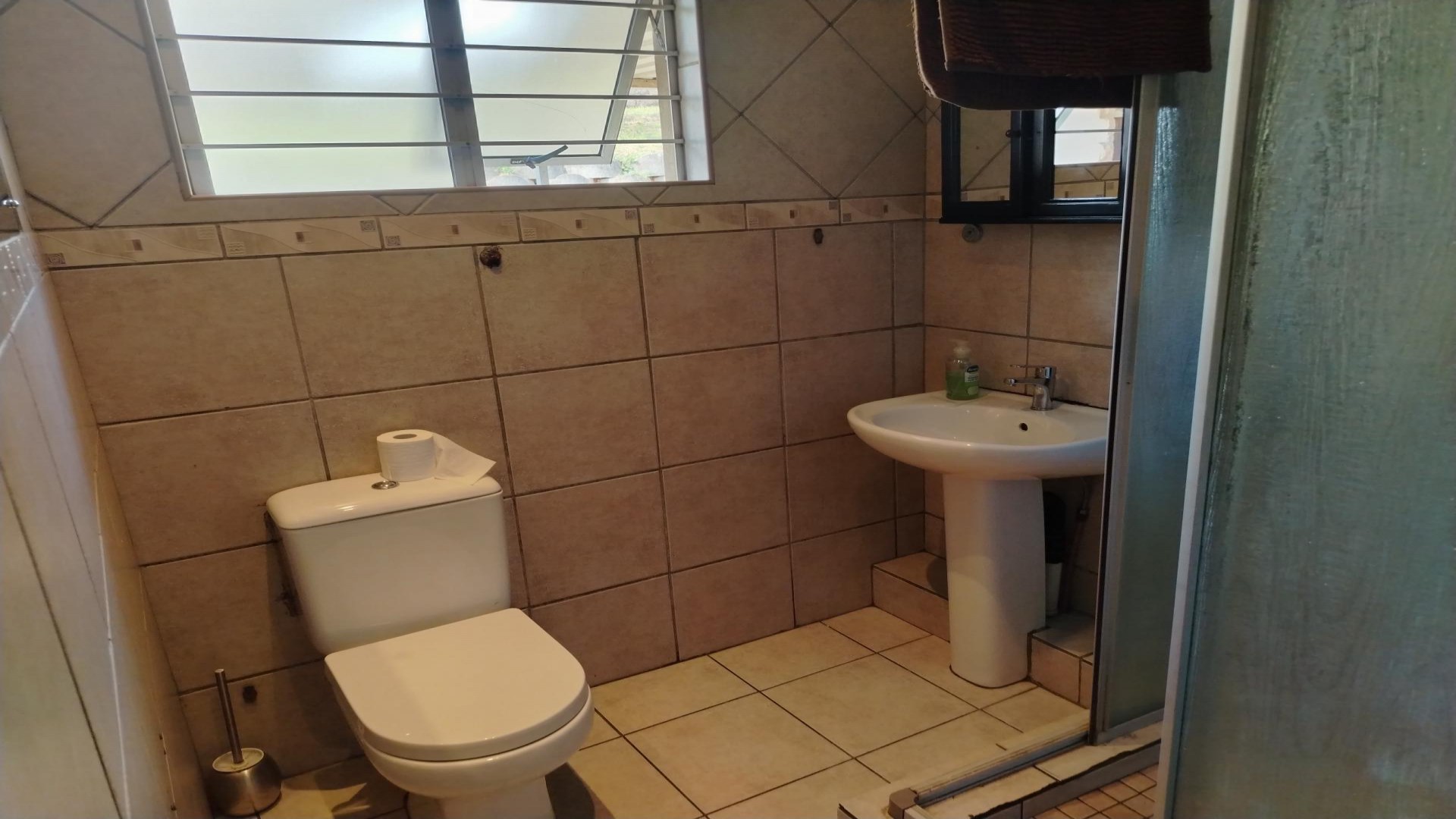 Bathroom 2 of property in Bluff