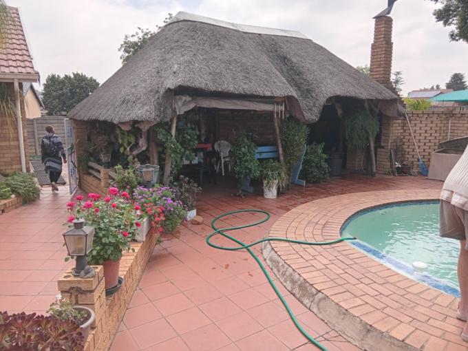 4 Bedroom House for Sale For Sale in Elspark - MR695672