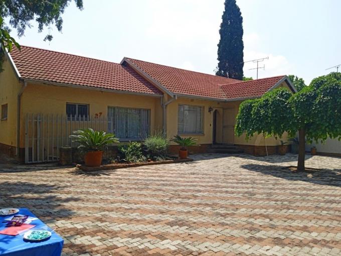 4 Bedroom House for Sale For Sale in Brackendowns - MR695680