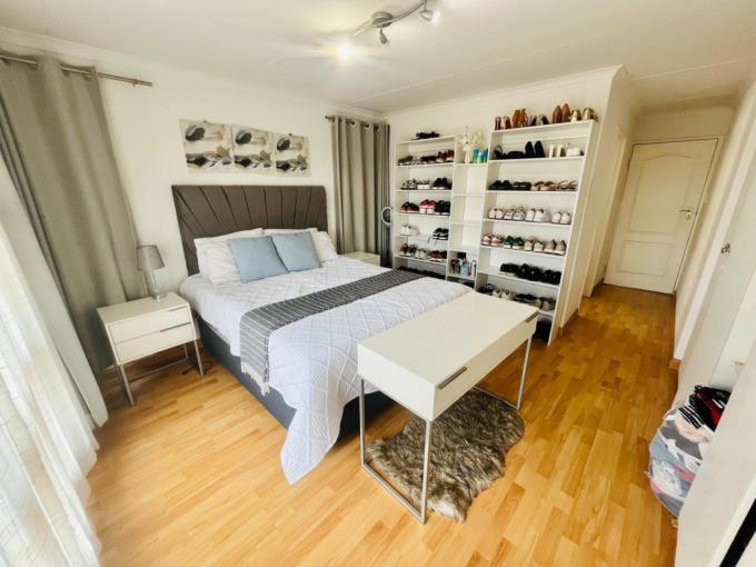 3 Bedroom Simplex for Sale For Sale in Mondeor - MR695681