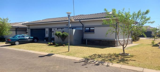 2 Bedroom Sectional Title for Sale For Sale in Benoni AH - MR695693