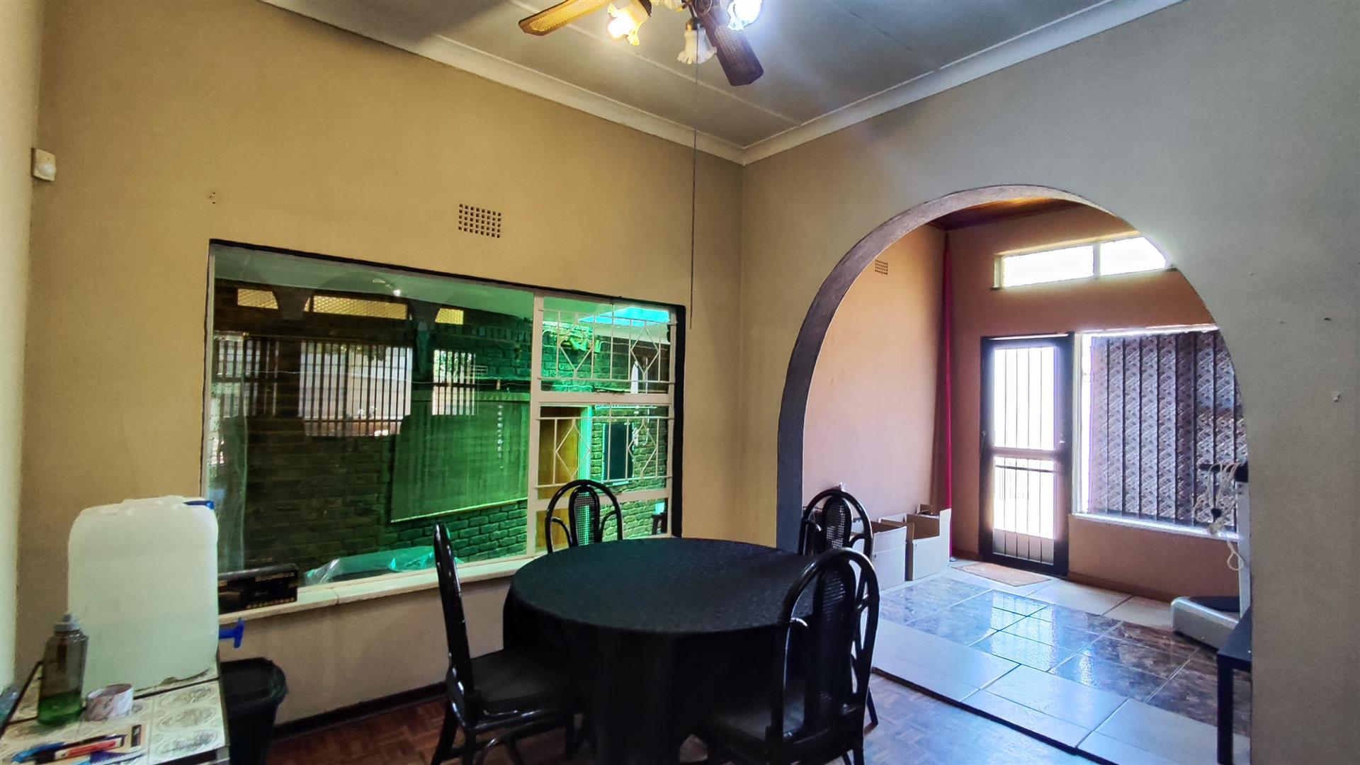 Dining Room - 11 square meters of property in Hazeldene