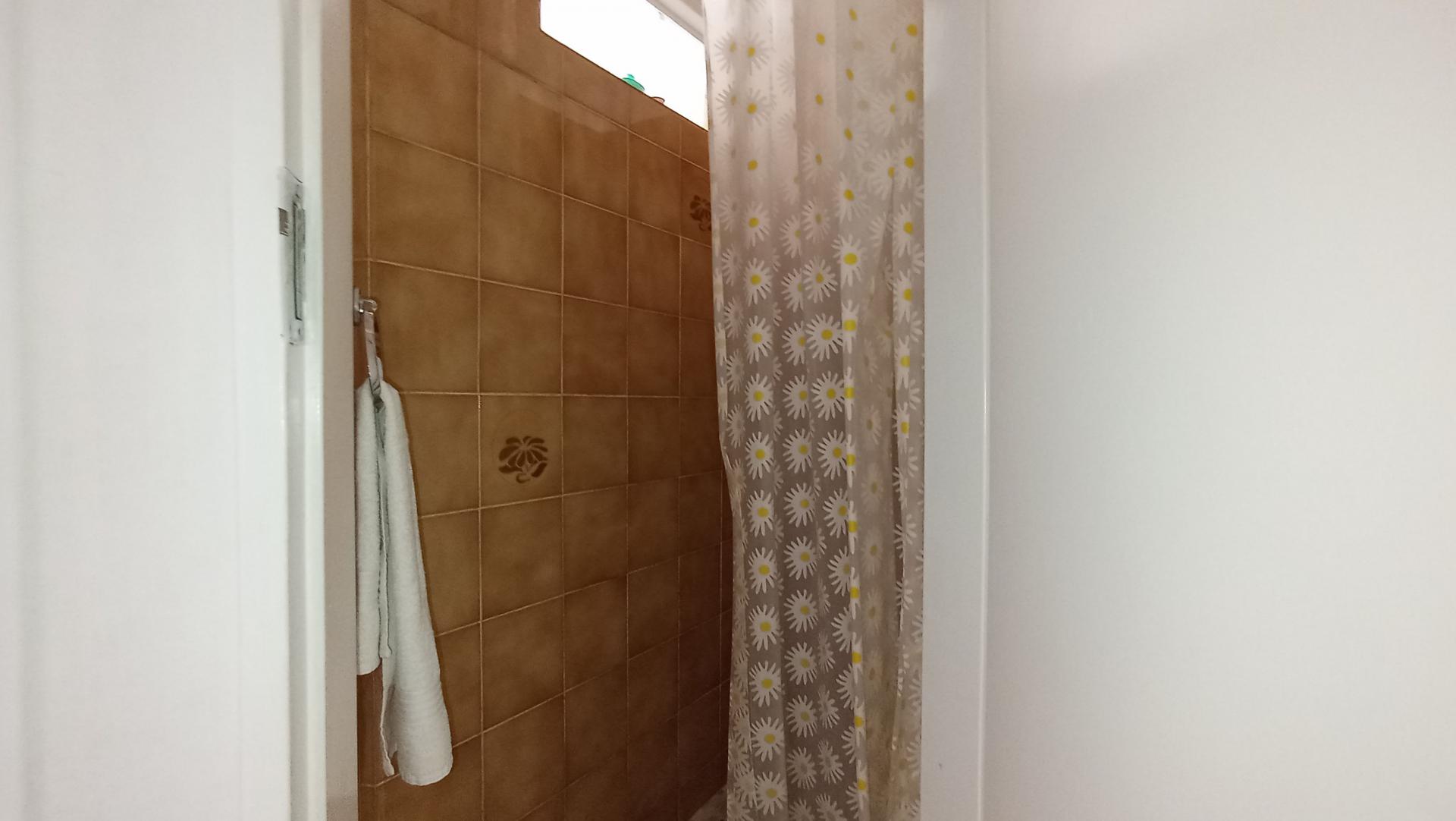 Bathroom 2 - 6 square meters of property in Ferndale - JHB