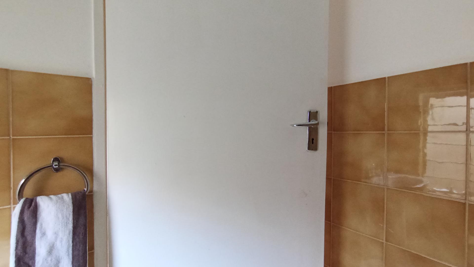 Guest Toilet - 3 square meters of property in Ferndale - JHB