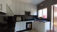 Kitchen - 11 square meters of property in Ferndale - JHB