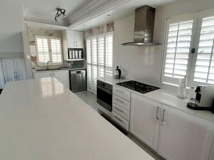 3 Bedroom Apartment for Sale For Sale in La Lucia - MR695753