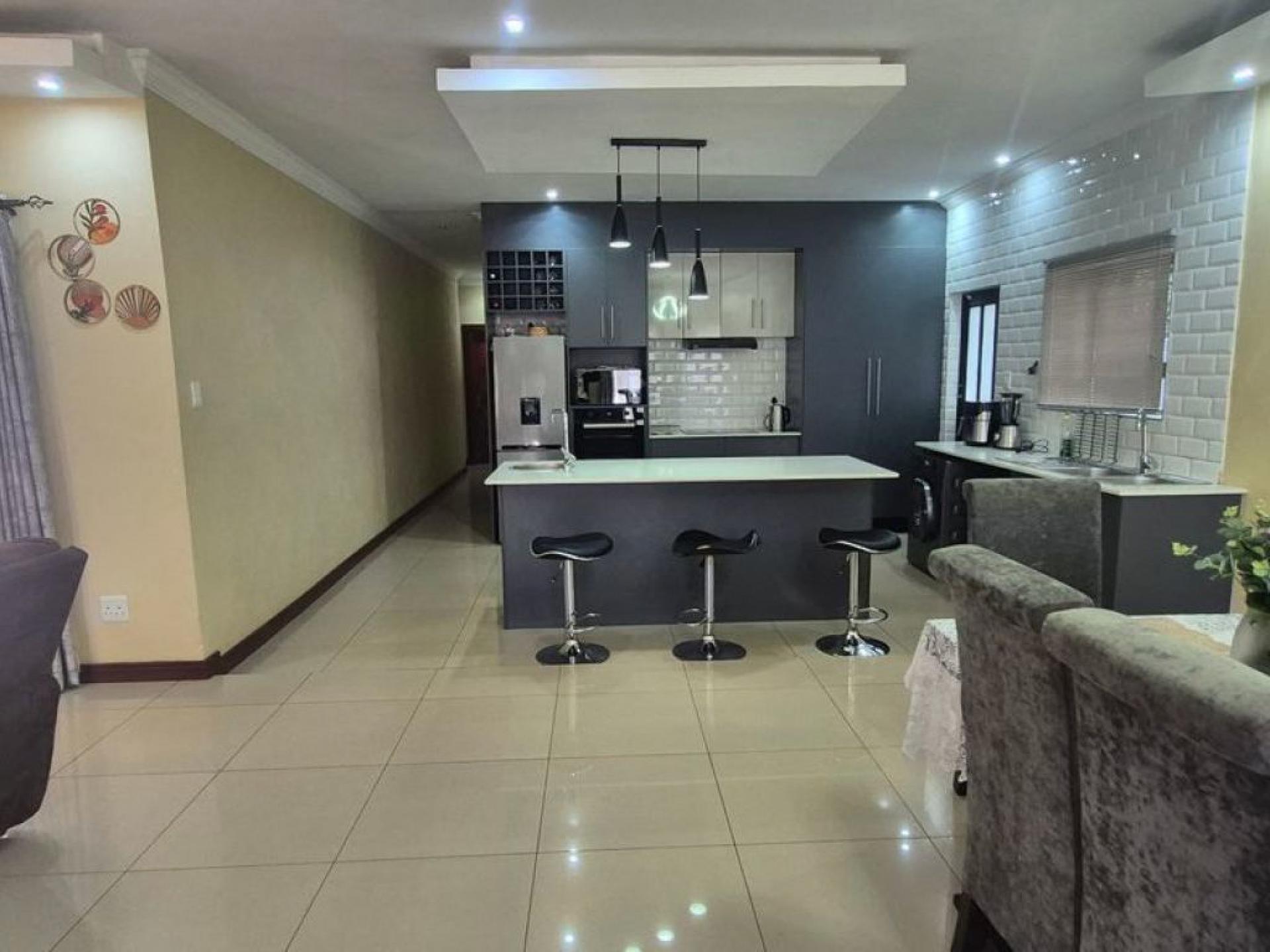  of property in Lyttelton Manor