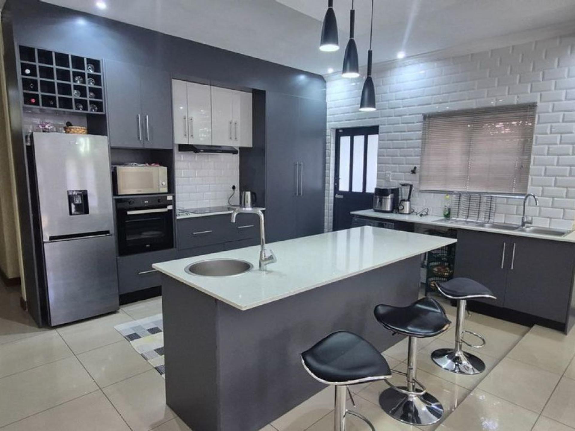  of property in Lyttelton Manor