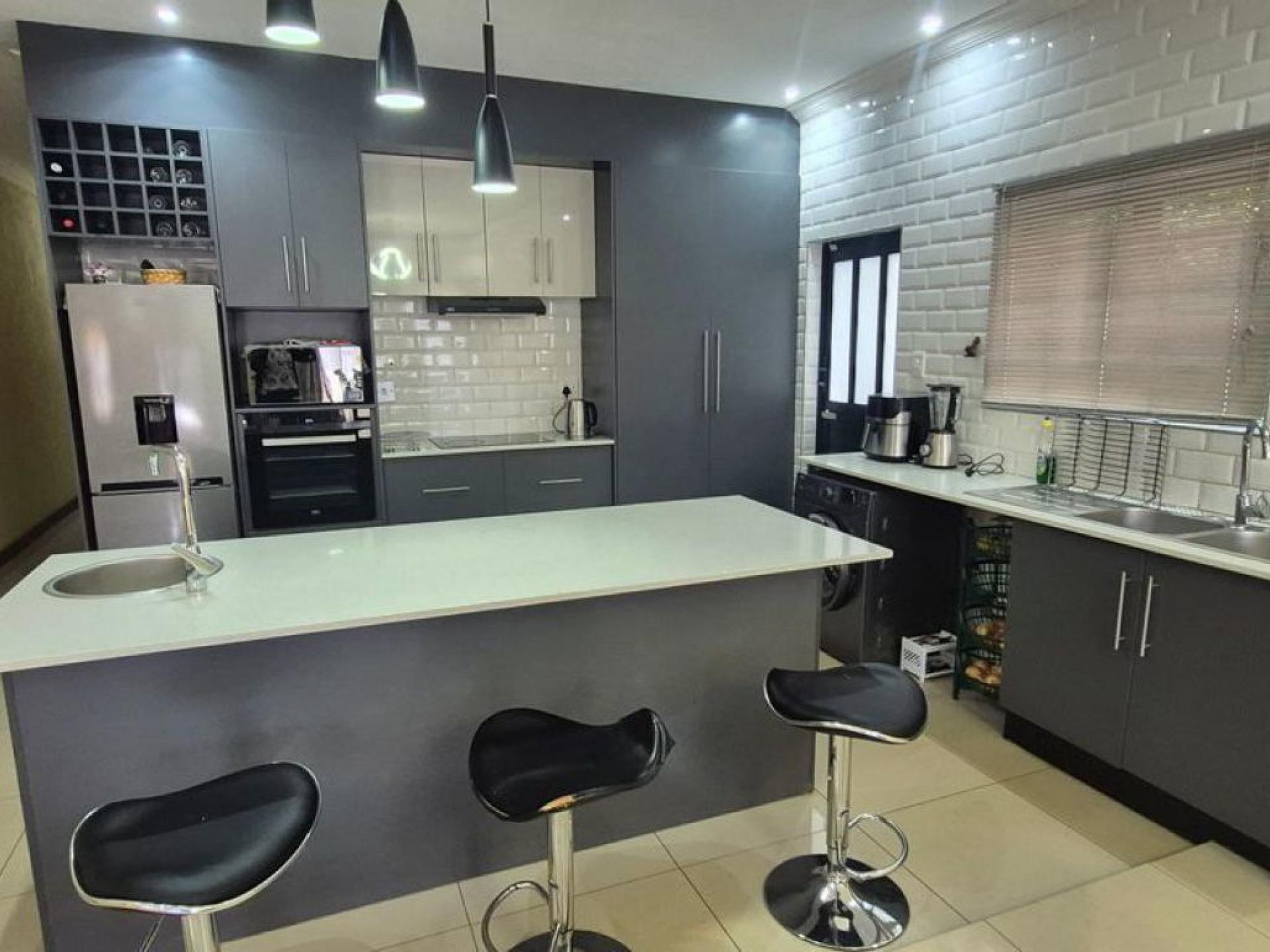  of property in Lyttelton Manor