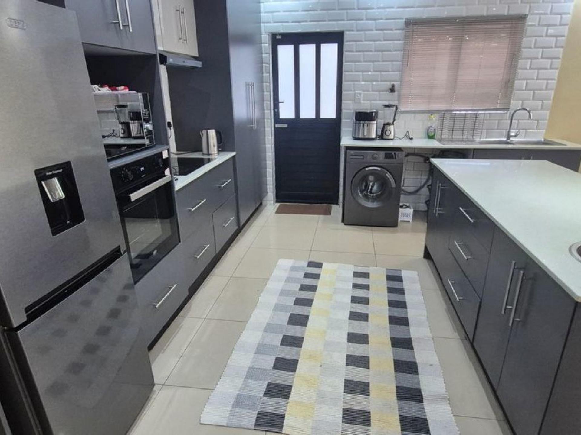  of property in Lyttelton Manor