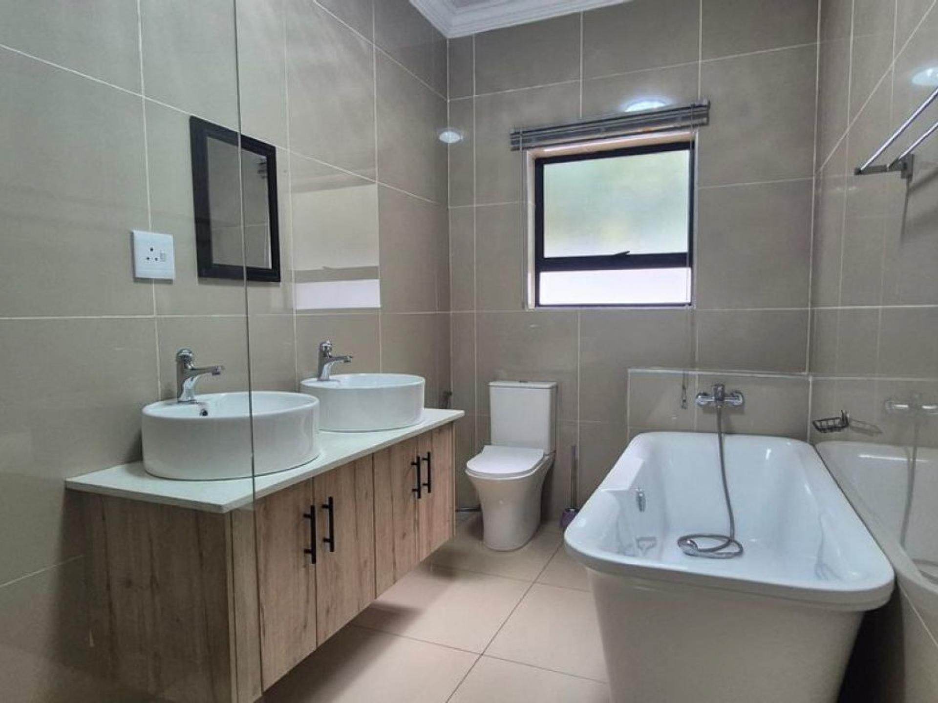  of property in Lyttelton Manor