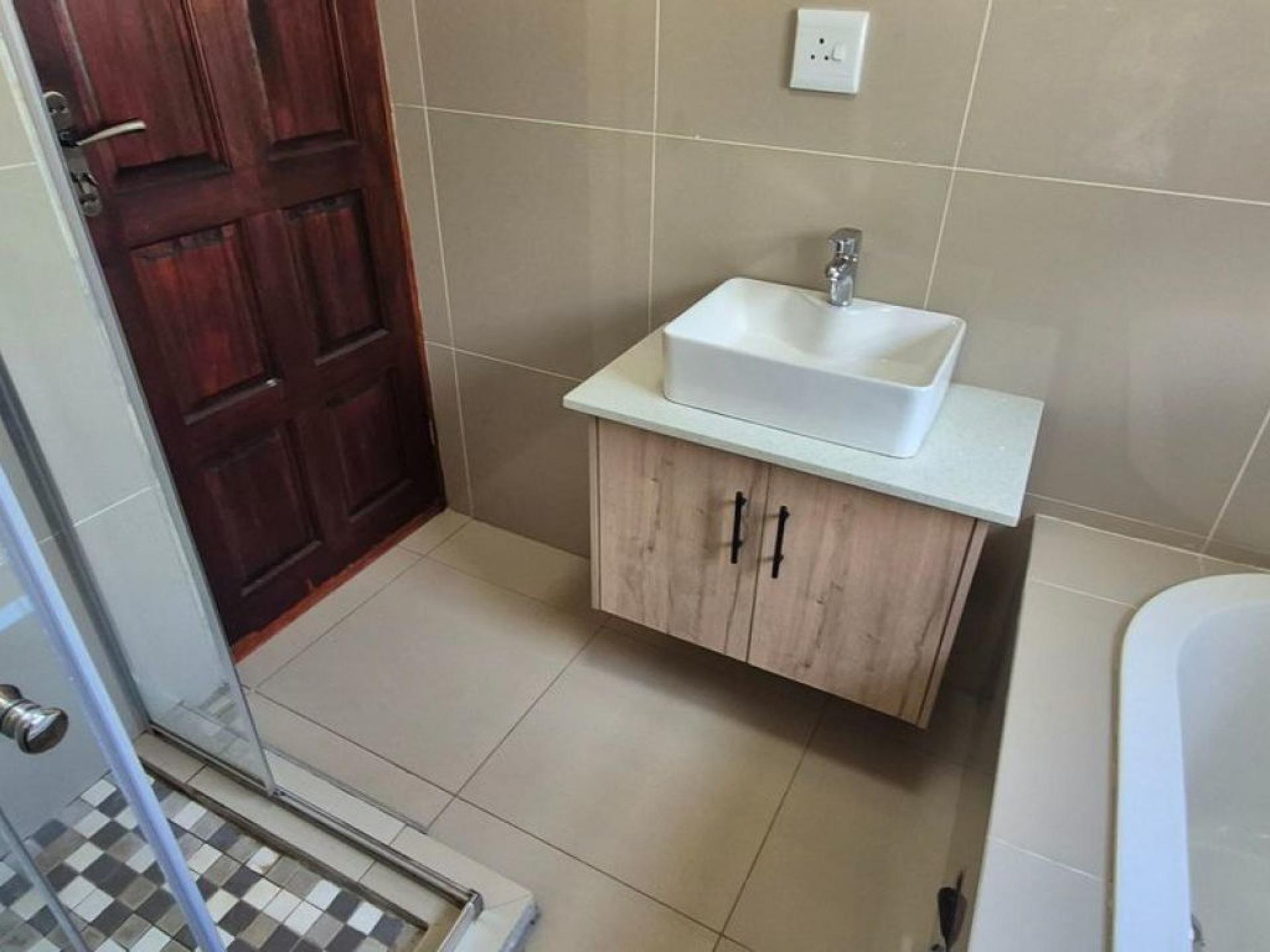  of property in Lyttelton Manor