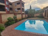  of property in Die Hoewes