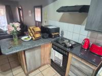  of property in Die Hoewes
