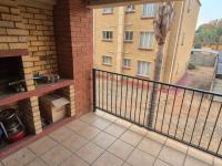  of property in Die Hoewes