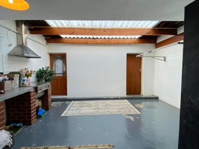 Simplex for Sale For Sale in Faerie Glen - MR695802