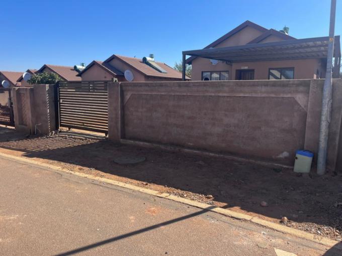 2 Bedroom House for Sale For Sale in Soshanguve - MR695807