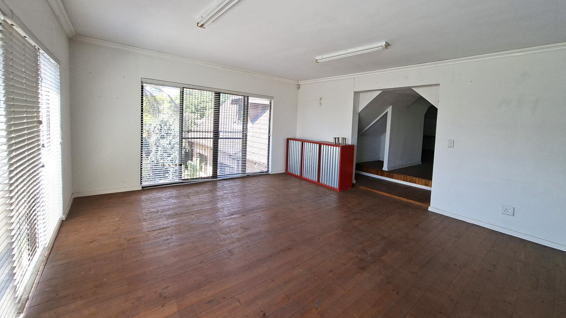 Main Bedroom of property in Sonheuwel