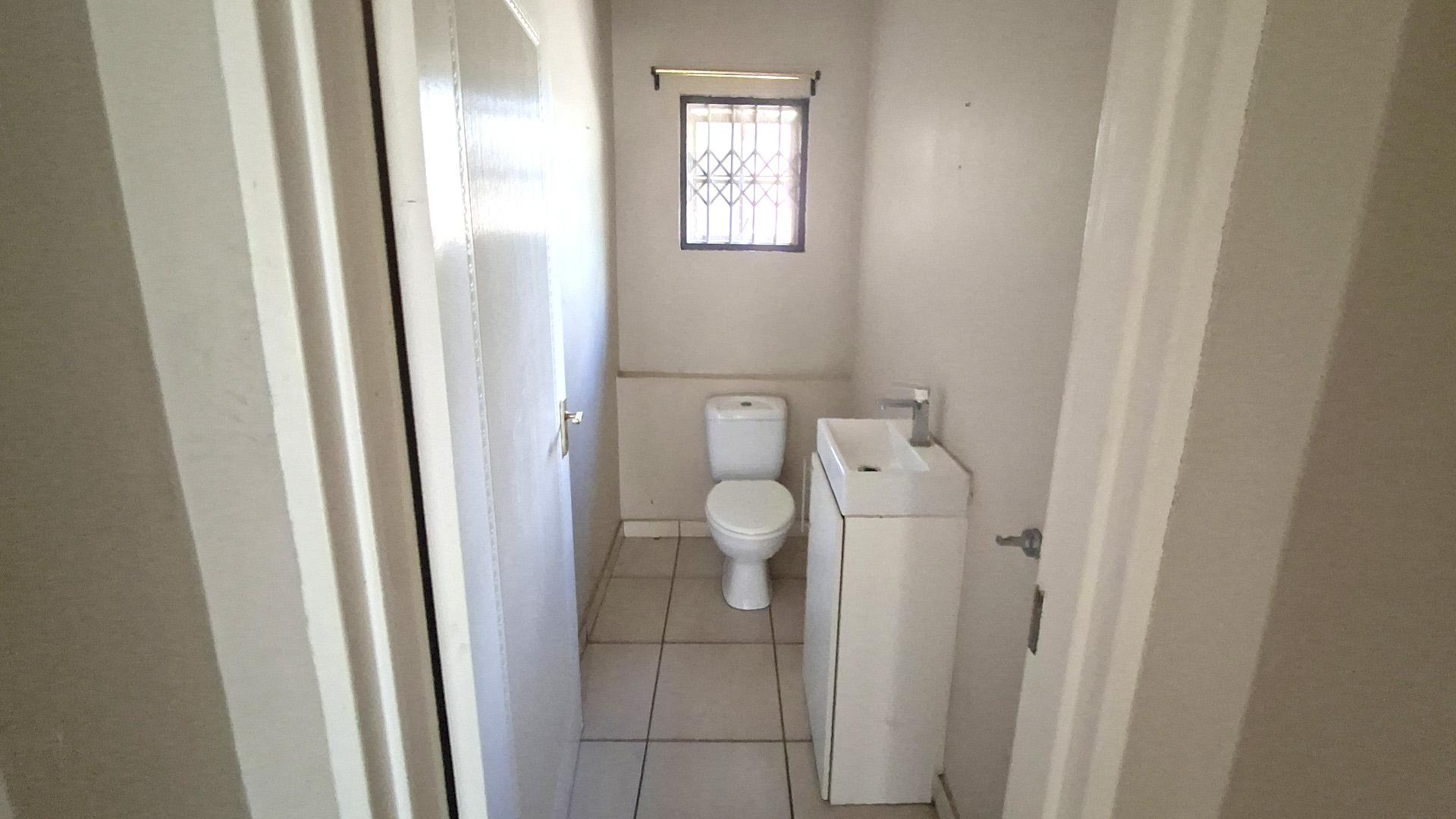 Guest Toilet of property in Sonheuwel
