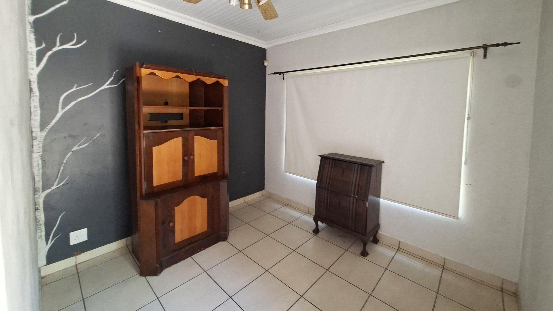 Bed Room 2 of property in Sonheuwel