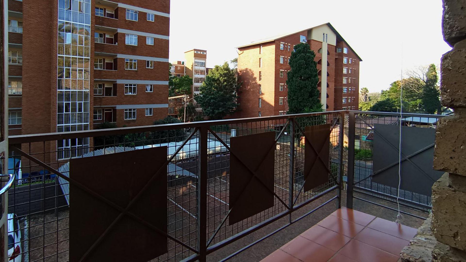 Balcony - 4 square meters of property in Gezina