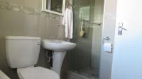 Bathroom 1 - 5 square meters of property in Rembrandt Park